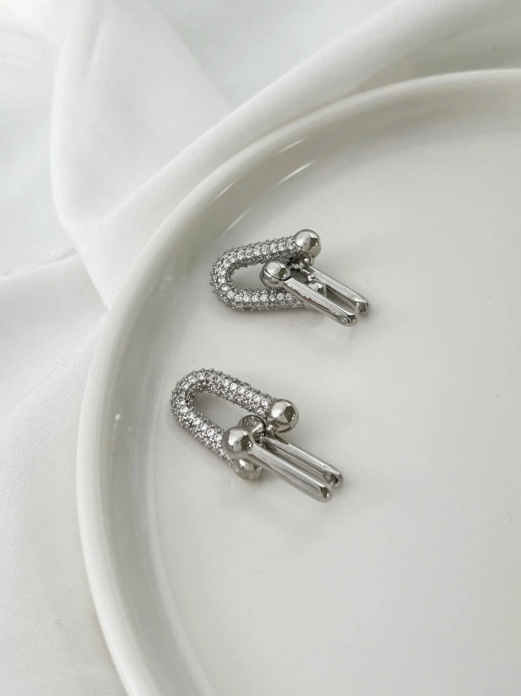 Chunky U-Link Chain Dangle Hoops